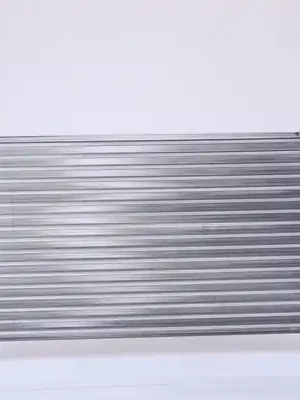 Chladič, chlazení motoru NISSENS 61764 Sleva